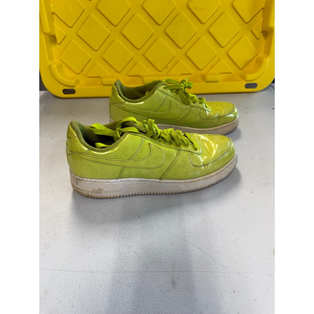 Nike Air Force 1 07 Neon Lime Green Patent Leather Sneakers Mens 9 AJ9505-300